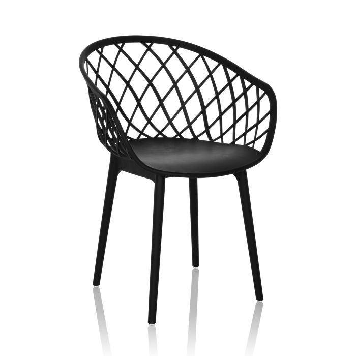 Tukevat ulkotuolit kahvilassa Tukevat ulkotuolit kahvilassa