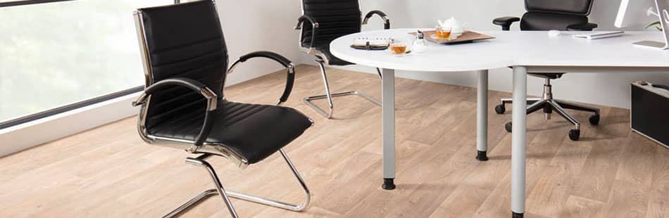 Vapaasti keinuvat tuolit Vapaasti keinuvat tuolit